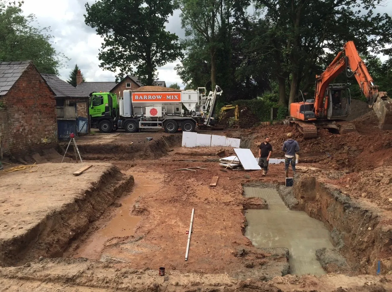 Barrow Mix wagon and excavator during groundworks at the Millington kennels