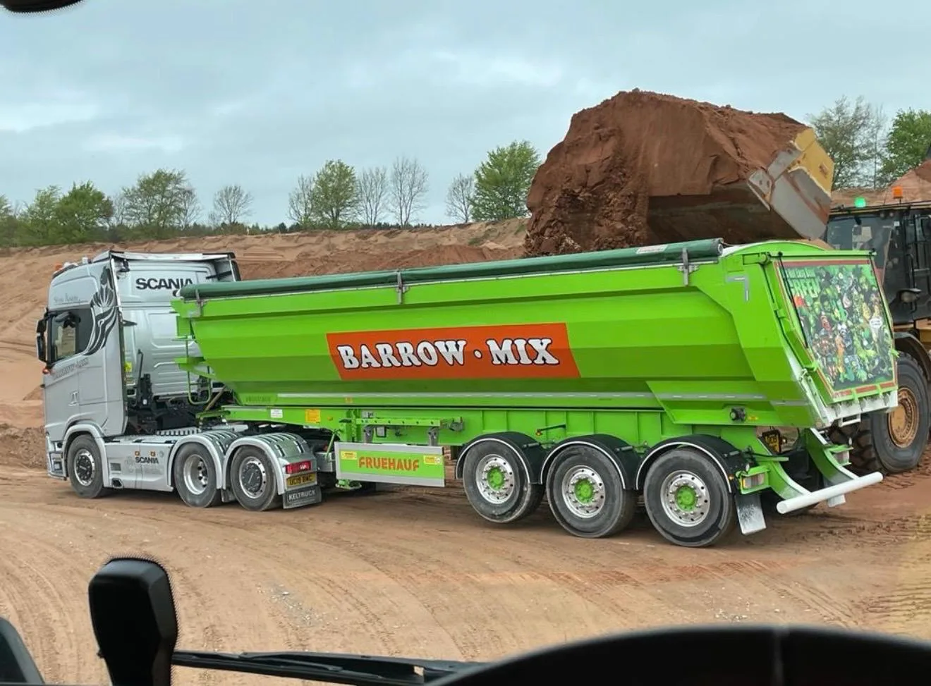 Loading stone into a Barrow Mix tipper at a Buxton quarry